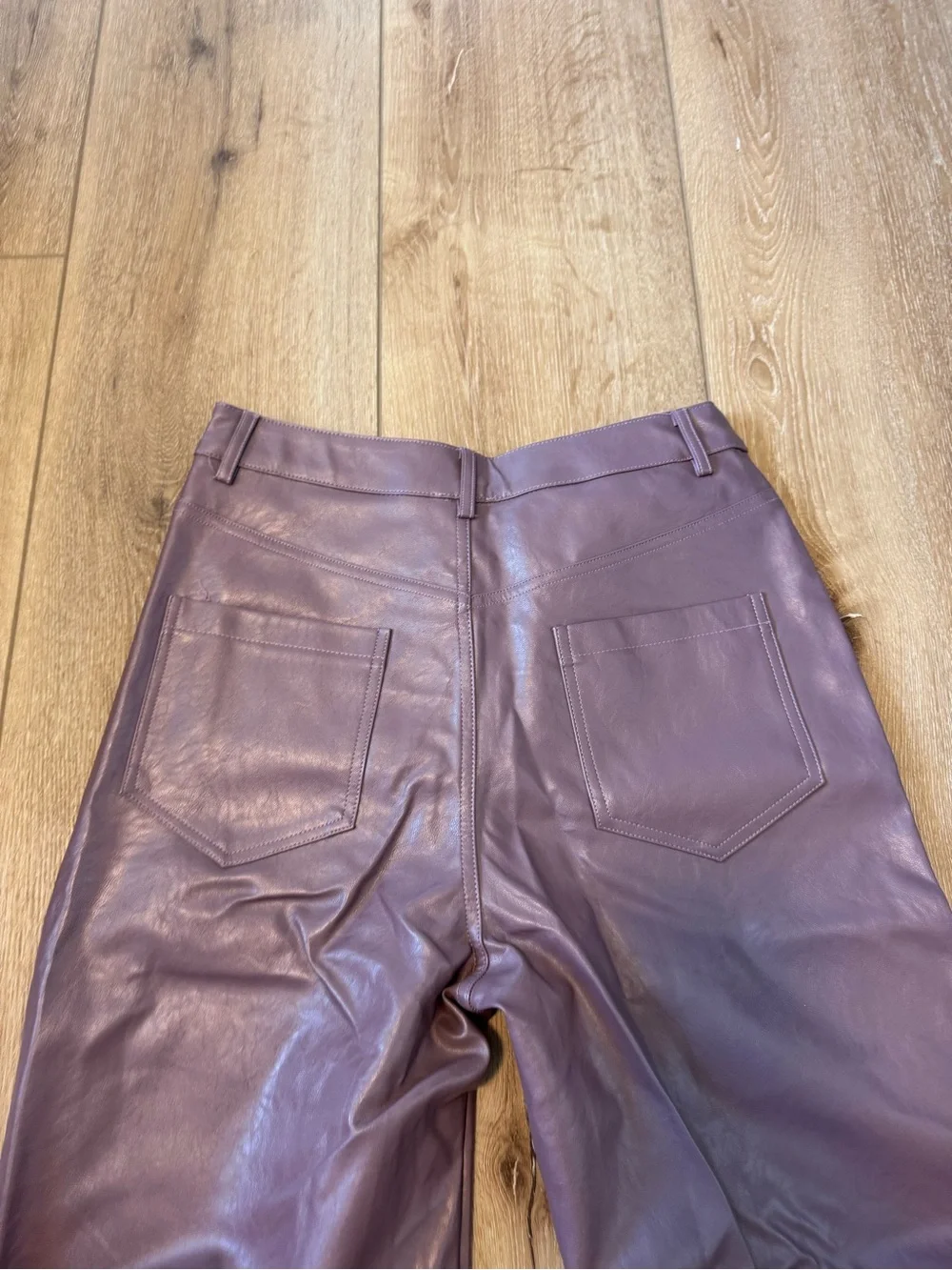 Le Lis faux leather straight-leg pants purple/lavender shade size Small